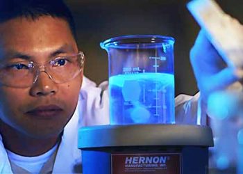 Hernon Chemist In Lab