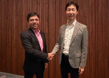 Transphorm CEO Dr. Primit Parikh and Renesas CEO Hidetoshi Shibata