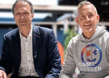 Dominik Reßing (left), CEO at congatec and Steffen Winkler (right), Sales Manager Business Unit Automation & Electrification Solutions at Bosch Rexroth