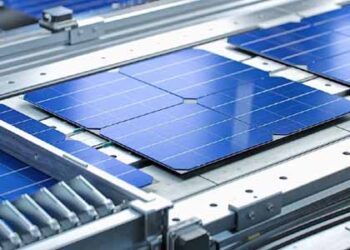 Supply Chain Challenges in Solar Panel Manufacturing: The Role of Technology